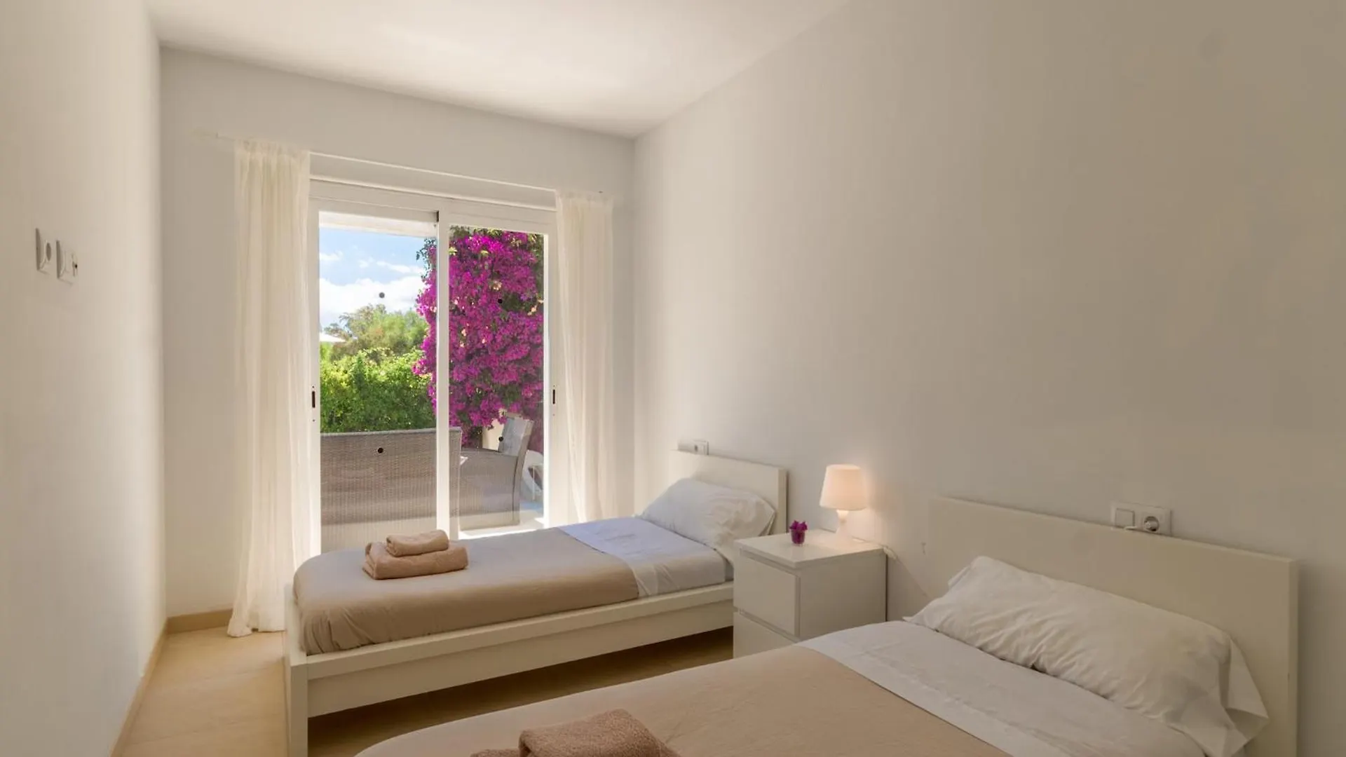 Modern Villa With Pool In Alcudia