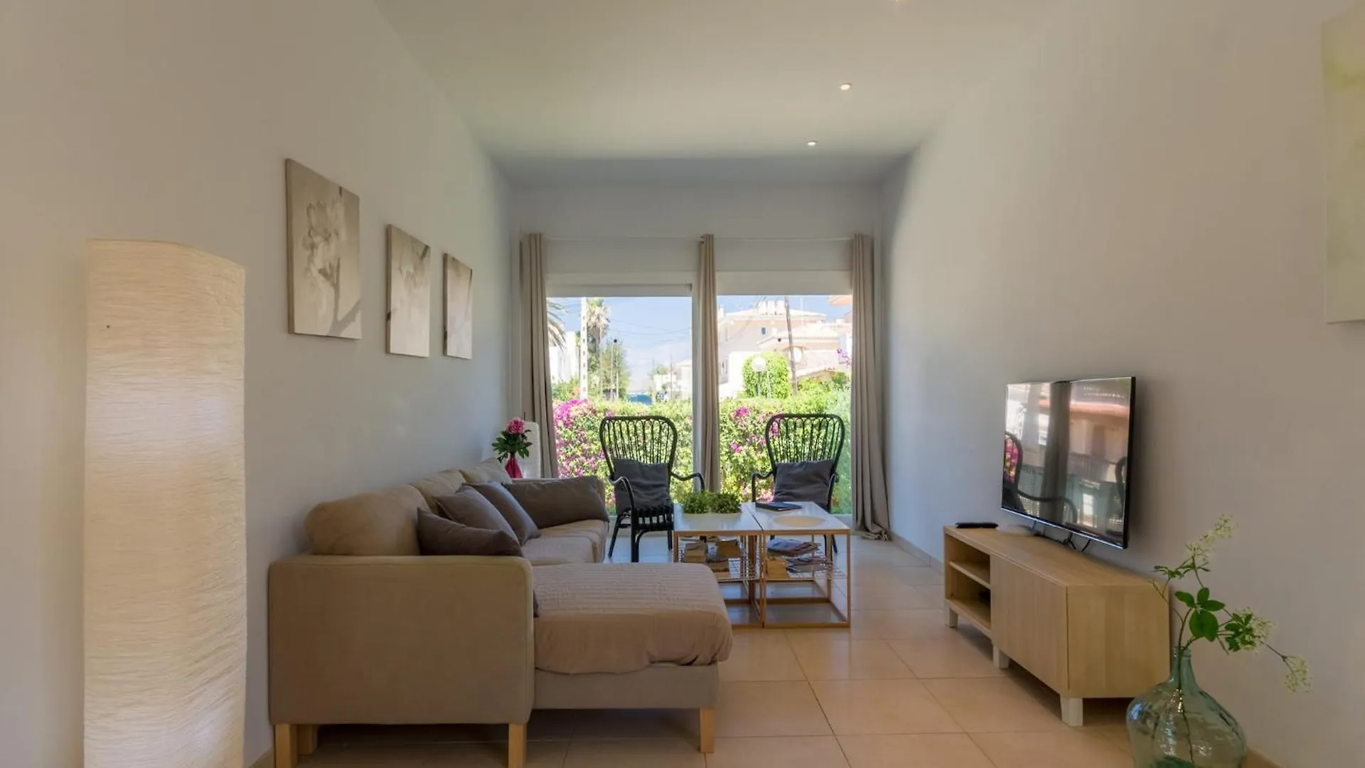 Modern Villa With Pool In Alcudia