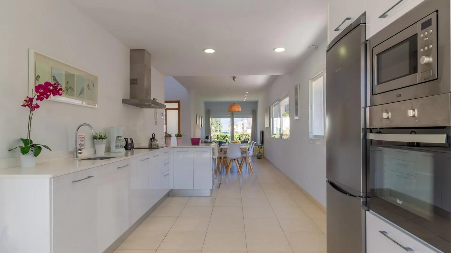 Modern Villa With Pool In Alcudia España